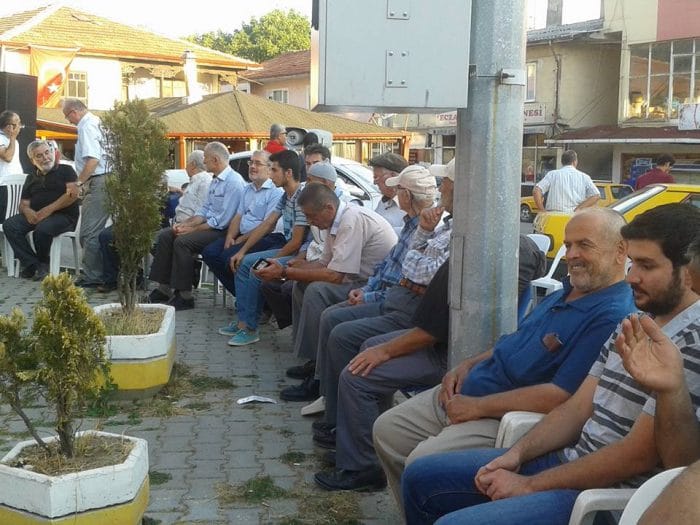 Mengen halkı son gün demokrasi nöbetinde 2 13880241_1682368148753626_3201094301862361910_n